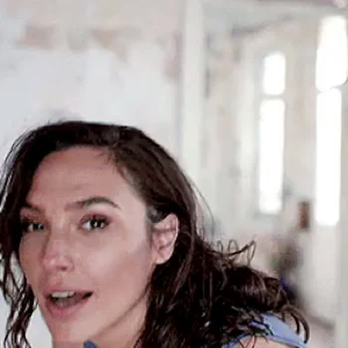 Gal gadot just oozes sexy