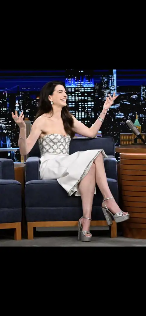 Queen Anne's reaction to seeing you premature cumming over her