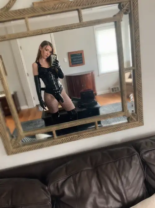 Daddy looks good wouldn’t you agree 🥵