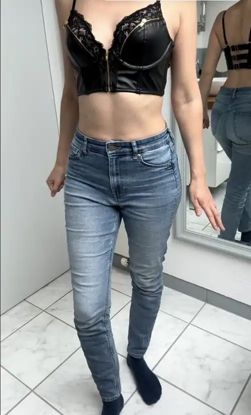 Can I go out in this bustier or is it too much…(swiss girl)