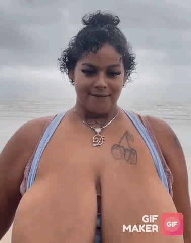 Would you work me out at the beach? 🏝️🥵💦
