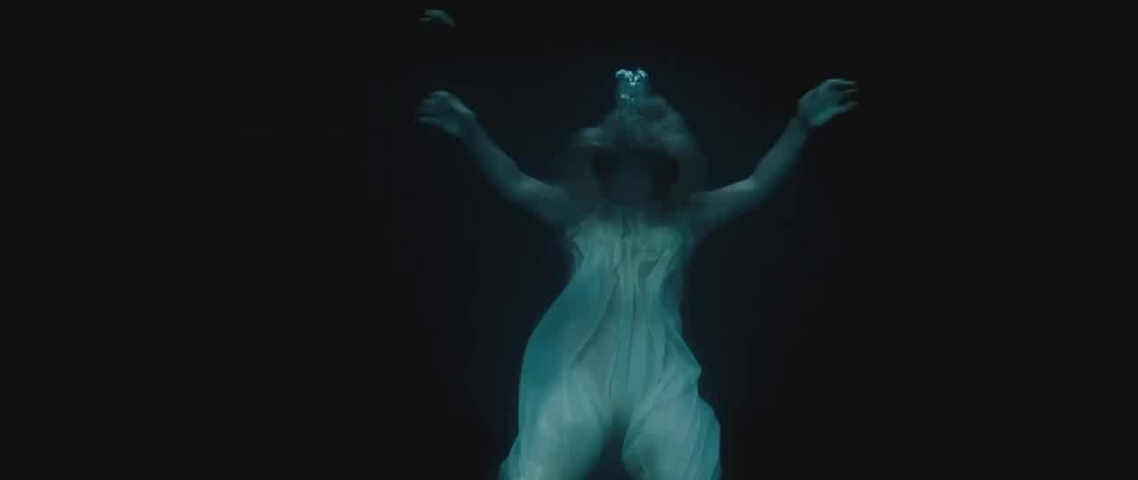Florence in “Don’t Worry Darling” 2022