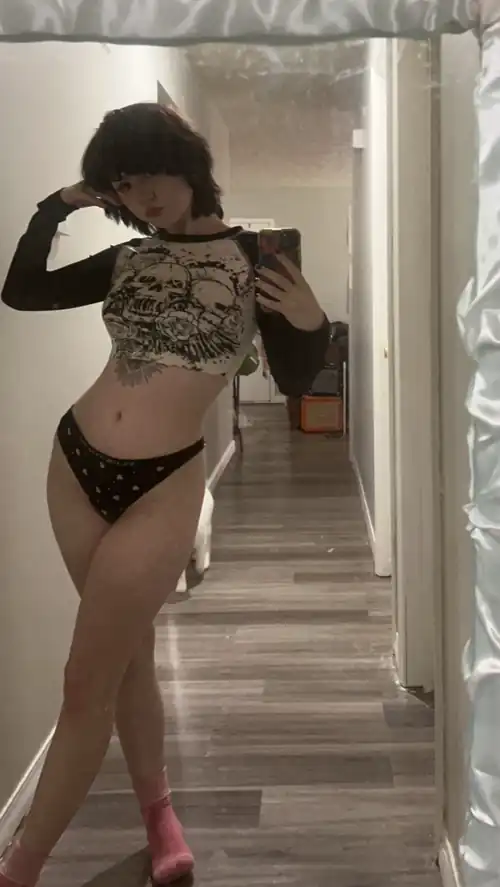 Low quality emo girl selfie