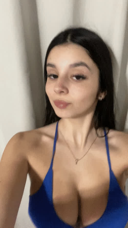 just turned 18 and posting here for the first time… am i cute