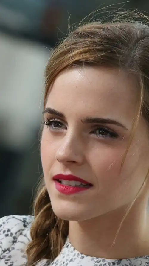 Emma Watson is my goddess, I need to nut to her so bad rn