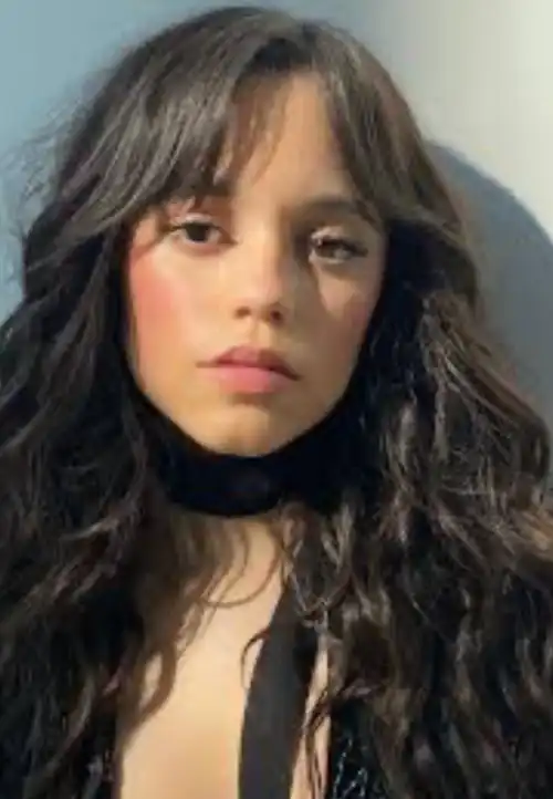 I just want one kiss from Jenna!