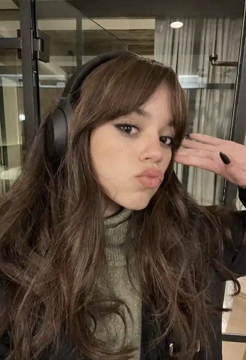 Love her kissable lips 😍