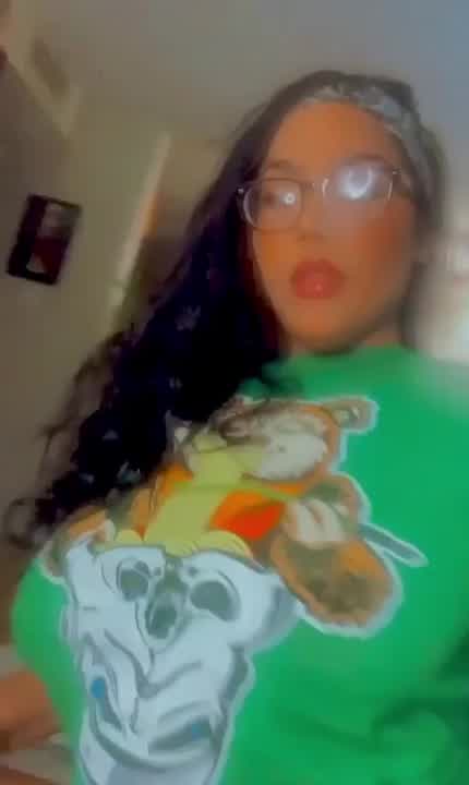Pretty Face with Nice Titties