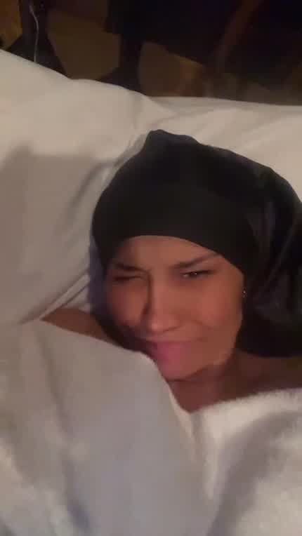 Cardi Live