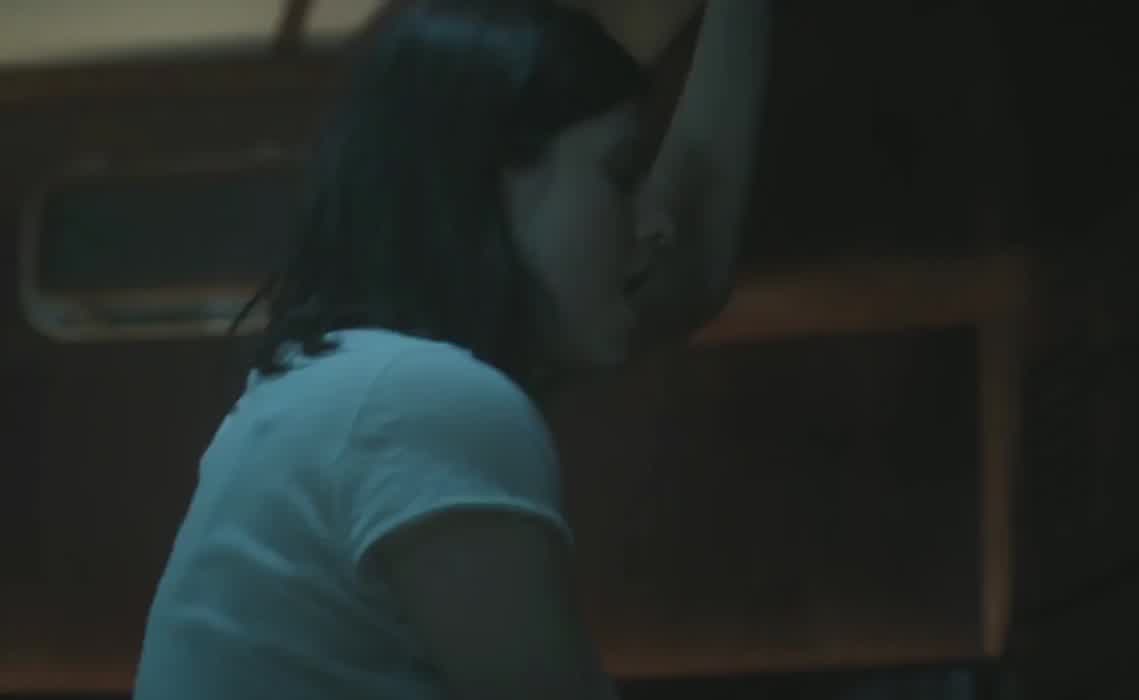Alex in Mayfair Witches - Season 1, Episode 1 (2023)