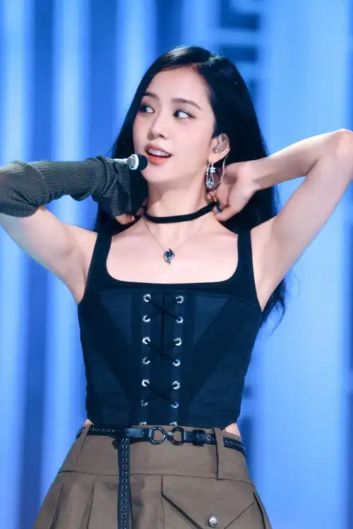220828 Jisoo