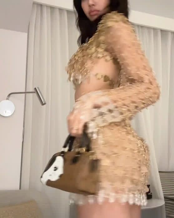 Fuckkkk She looks so hot in this slutty outfit 