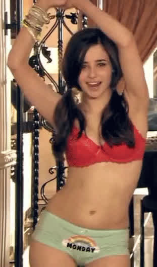 Holly Earl