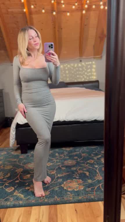 80’s wifey, still fuckable? 