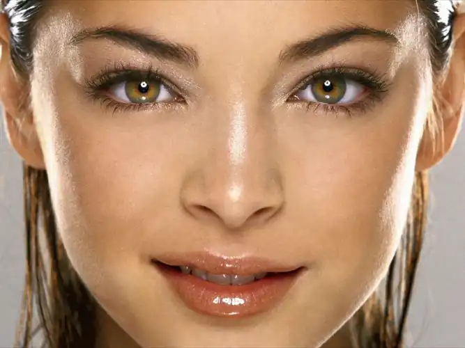 The Neutrogena Girl