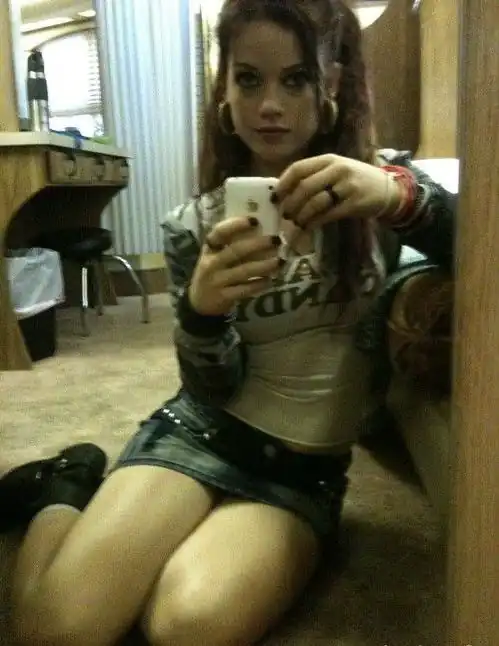 I loved her as Mandy smmm! I wanna see her get back into mandy for some more pics sometime
