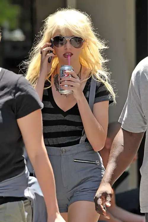 On the set of “Gossip Girl” in Manhattan, July 6 2009