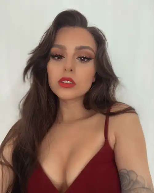 Another amazing Cher Lloyd photo!!