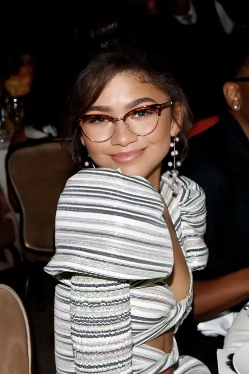 6th Annual Women Making History Awards, Beverly Hills, California | September 16, 2017