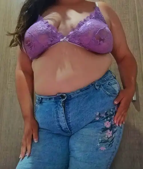 That embroidery with flowers combines very well with my bra✨️