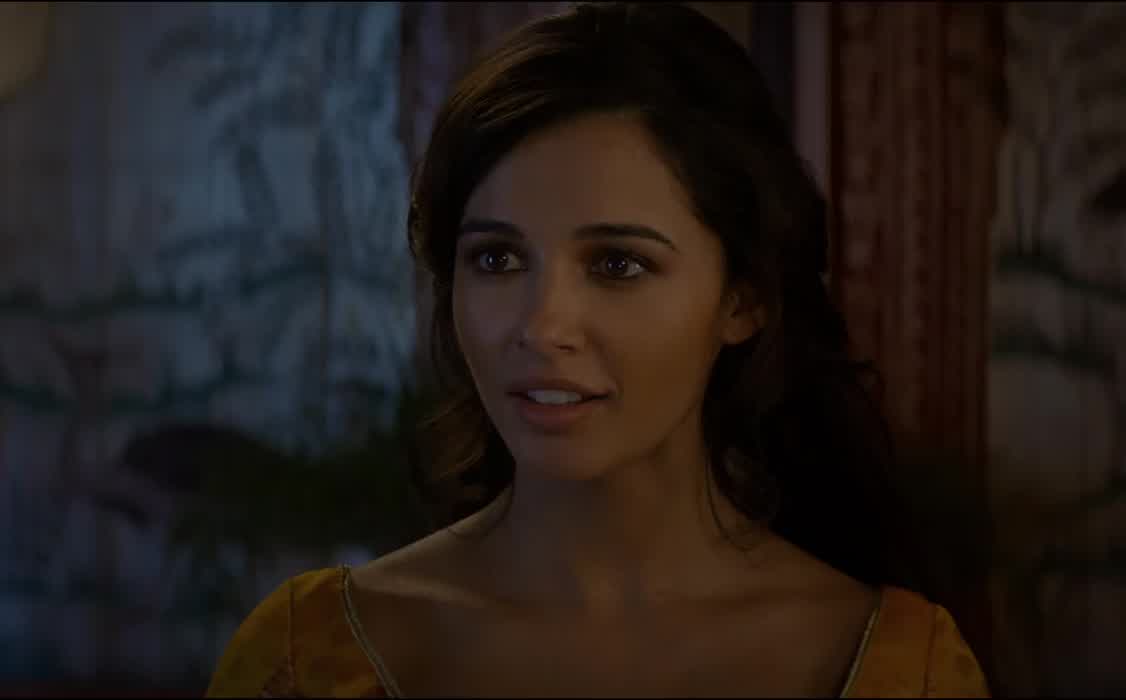 who else fell in love with her in this scene?
