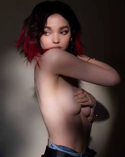I’m sucking on her tits 😩