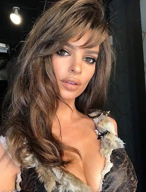 Emily Ratajkowski 