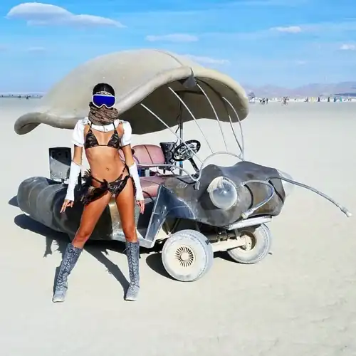 Sara Sampaio going full Mad Max