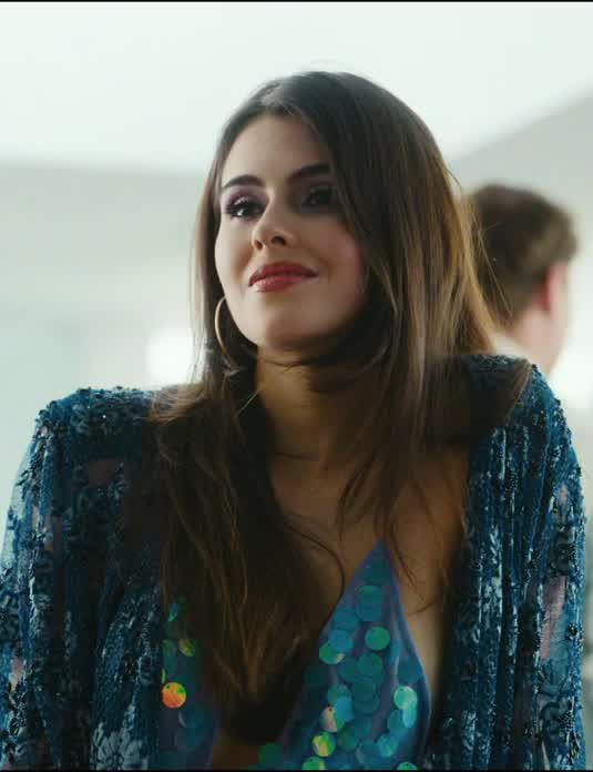 Isabel Harder Pargana incredible tits (and big ass) in Amazon german series Love Addicts (2022 - released yesterday!)