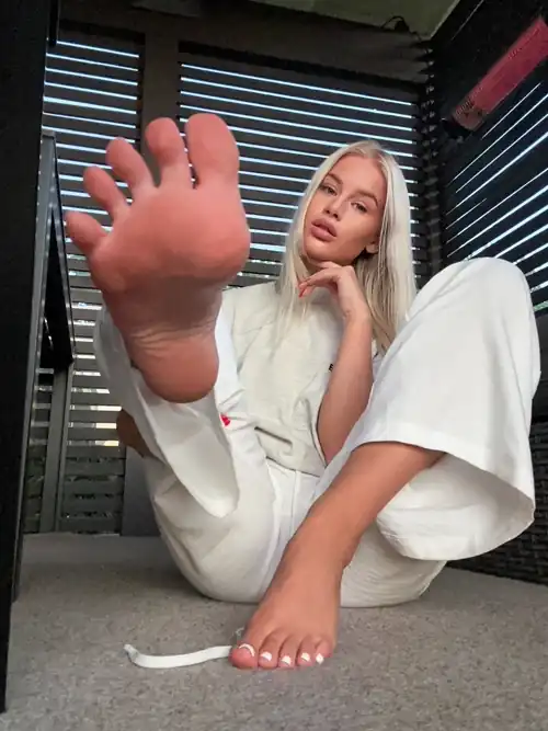 What would you rate my feet?