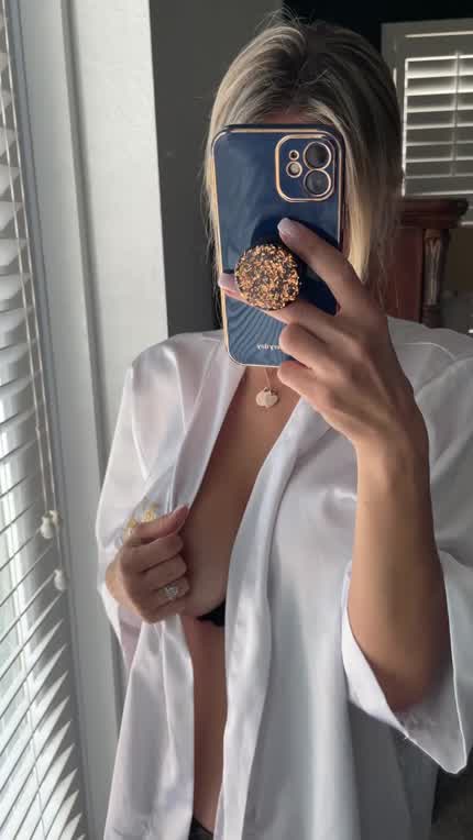 Revealing my pretty tits on my 80s body. 