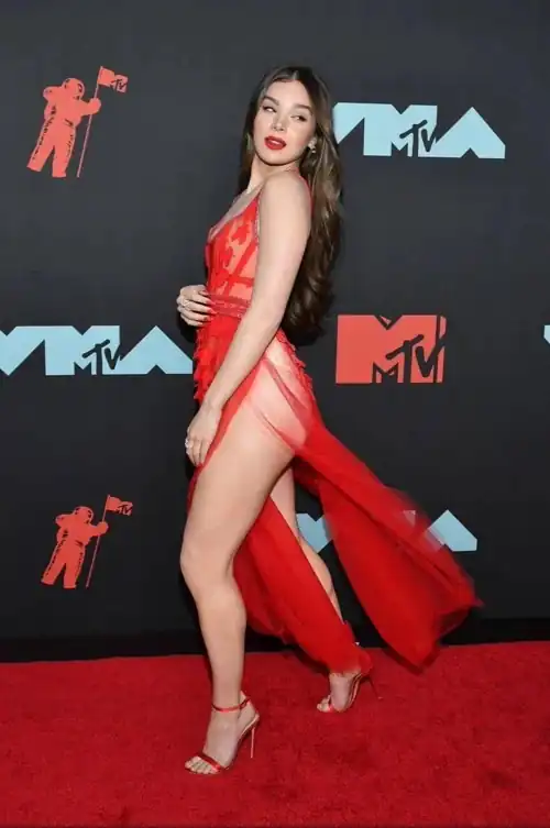 Simply ravishing and too hot to handle 