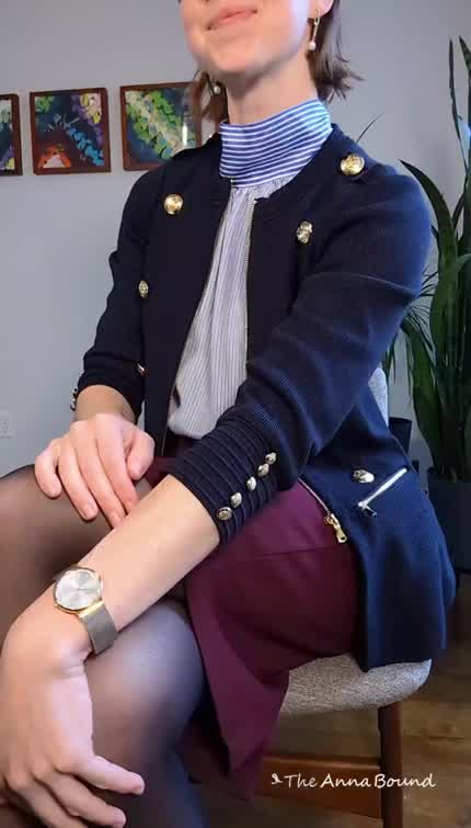 I do my best work on my knees 😏 (your corner office Exec)