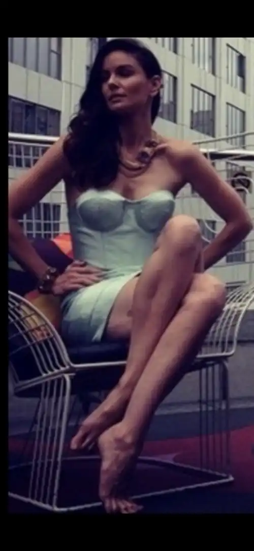 Drool worthy female perfection.