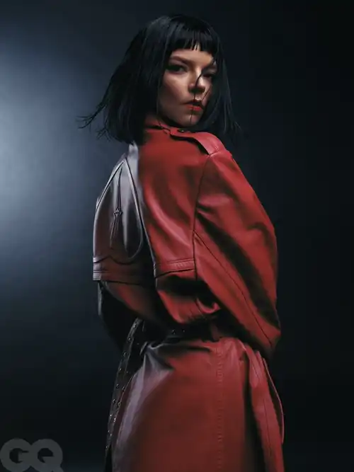Looks like a lead in a 90s Action film 