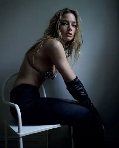 Margot photographed by Mario Sorrenti for Vogue Australia, 2023 issue