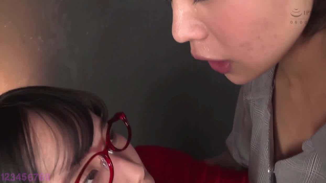 [EVIS-246] Lesbians Kissing and Spitting