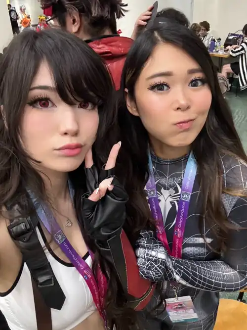 Emi & Emily