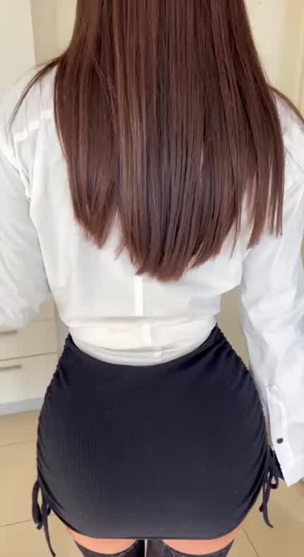 The best secretaries only wear high heels
