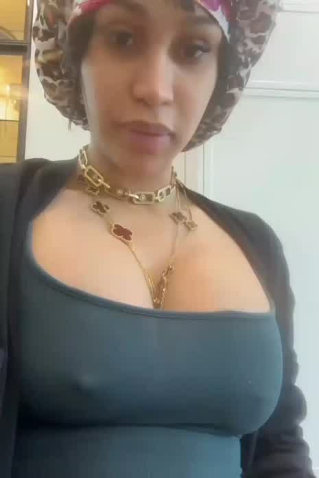 Cardi B see through boobs 🤤🥵