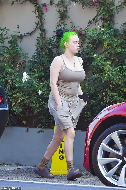 New pic... Jesus 🥵🥵🥵