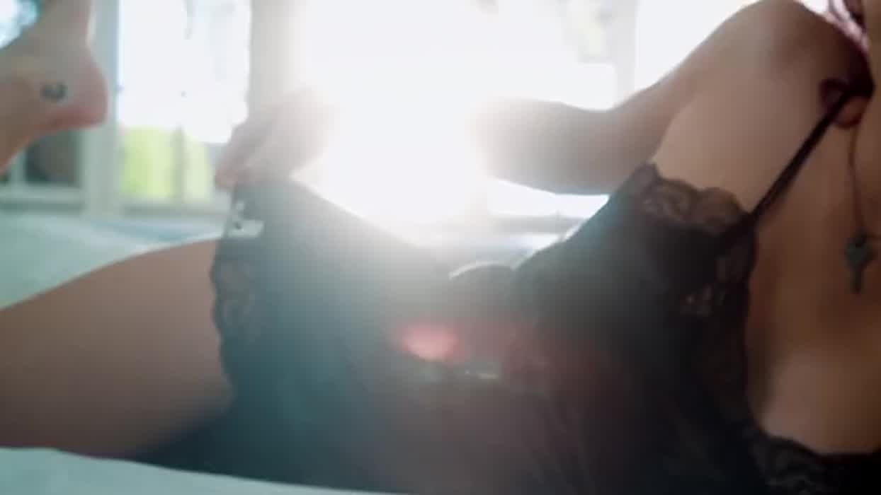 Bella thorne