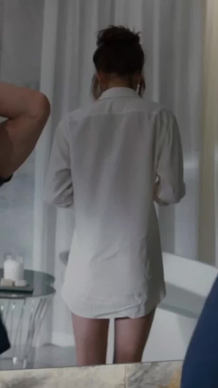Dakota Johnson - Fifty Shades of Grey, 2015. [Mobile Crop] 