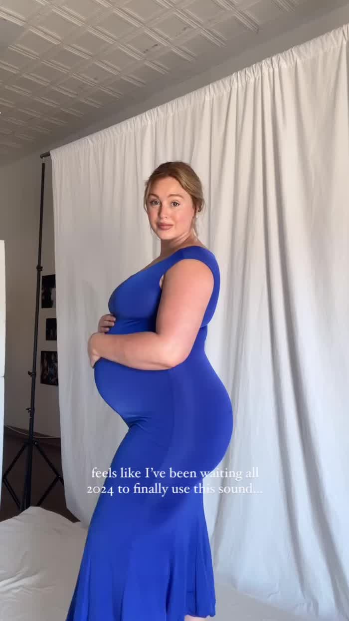 Iskra Lawrence pregnant