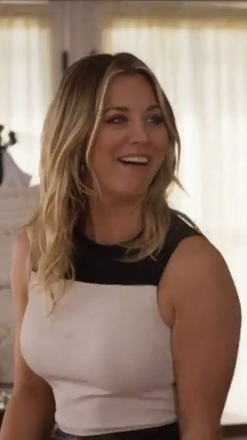 Kaley Cuoco busty 