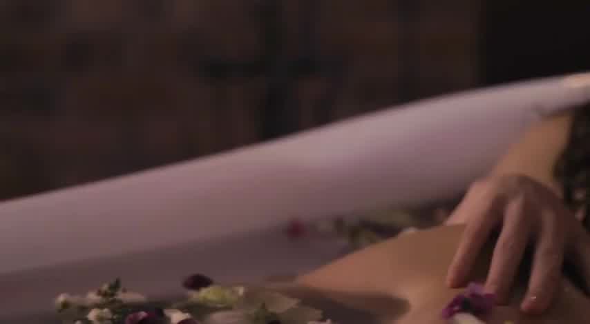Scene with Ella Hunt from 'Dickinson’ Season 2 Episode 10 (2021)