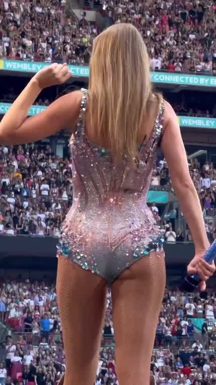 I bet that ass taste so good 🤤