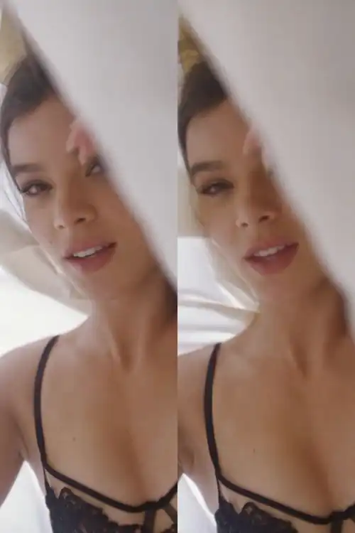 Hailee in bed 🥵