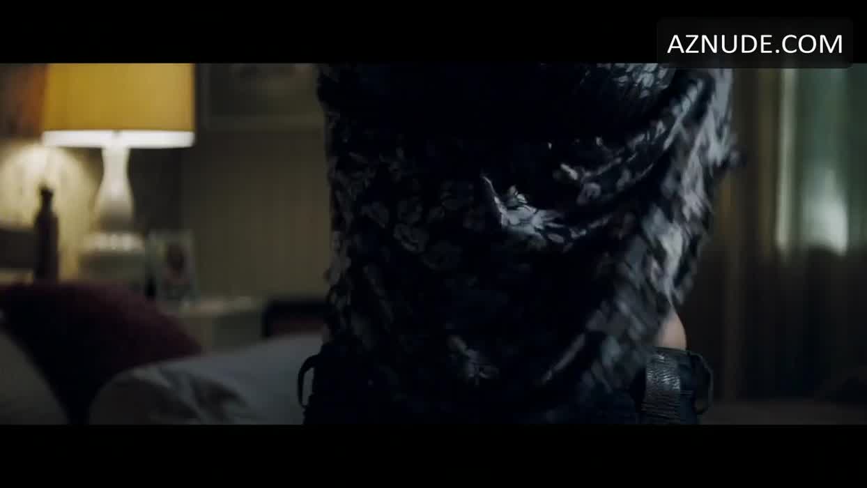 Kate Mara stripping naked in Shooter