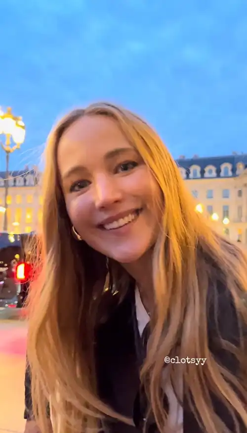 Natural look the day before the Dior Paris Show (September 2023)